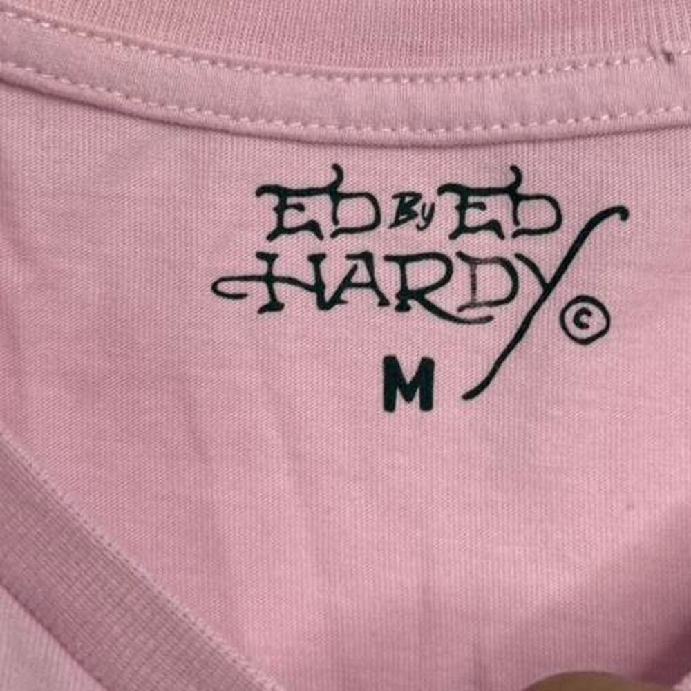 Ed Hardy pink baby tee with graphic design Size M alternative - Picture 4 of 6